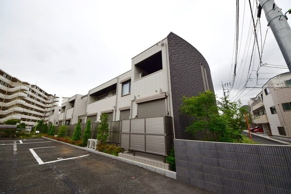 サントル上北沢の物件外観写真